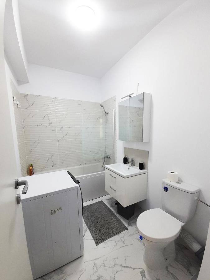 شقة White Flat بوخارست المظهر الخارجي الصورة